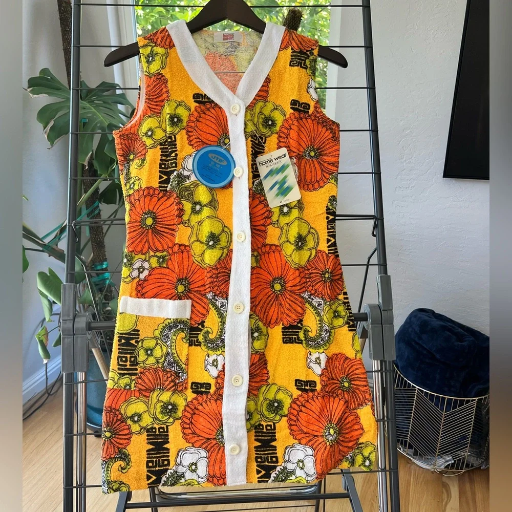 Vintage Deadstock 1970's Terry Cloth
Pool Dress - Picture 2 of 4